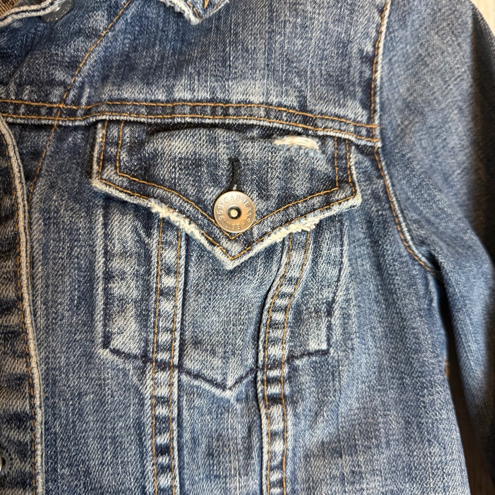 Gap 1969 Medium Wash Distressed Denim Trucker Jacket 2006 - Picture 4 of 8